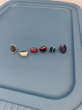 Rings-selling as a set